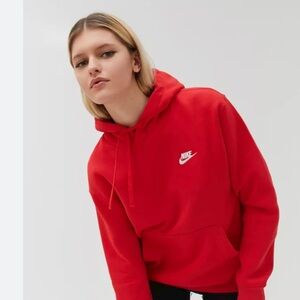 Size M 
Not worn much 
Red